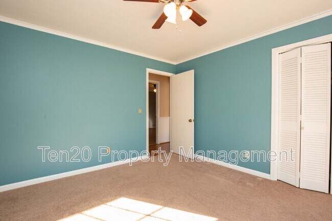 Building Photo - 6124 Canterbury Dr