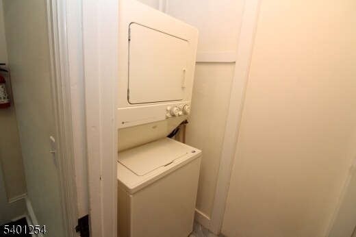 Building Photo - 16 Main St