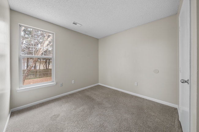 Building Photo - 2420 Hill St