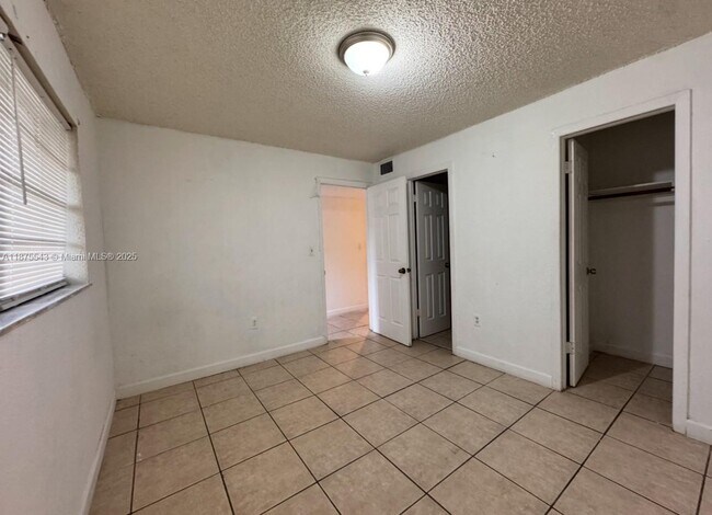 Building Photo - 20520 NW 15th Ave