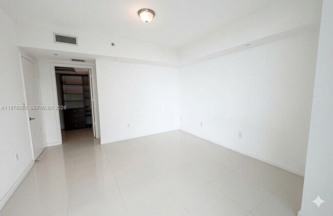 Building Photo - 495 Brickell Ave