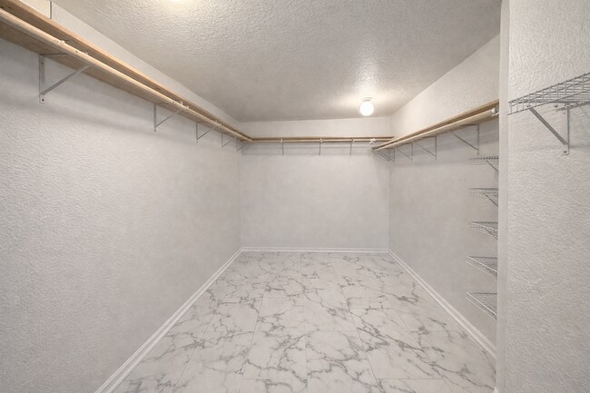 Building Photo - 630 San Augustine Blvd