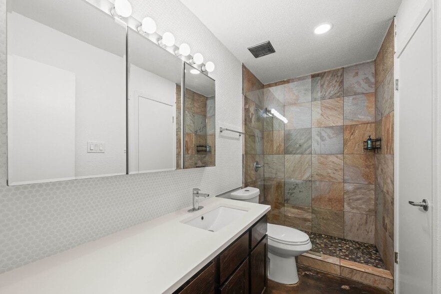 Building Photo - 3508 Southridge Dr