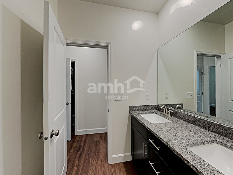 Building Photo - 175 E Sicily Dr