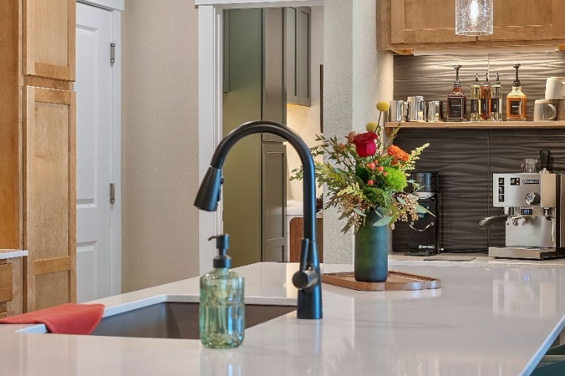 Building Photo - 285 High Point Dr