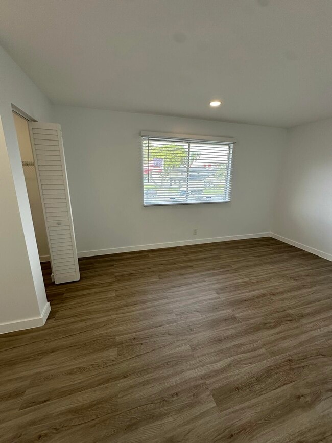 Building Photo - 103 E Tiffany Dr