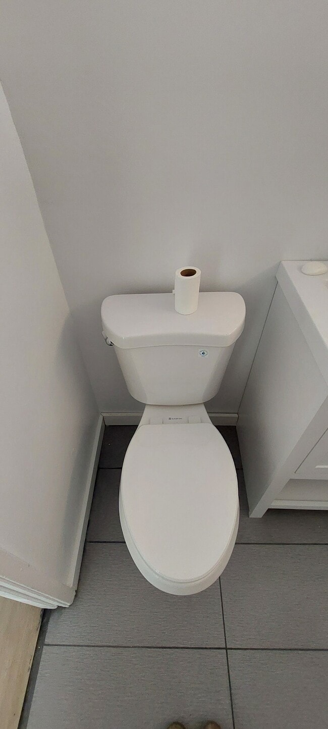 Building Photo - 230 S Azusa Ave