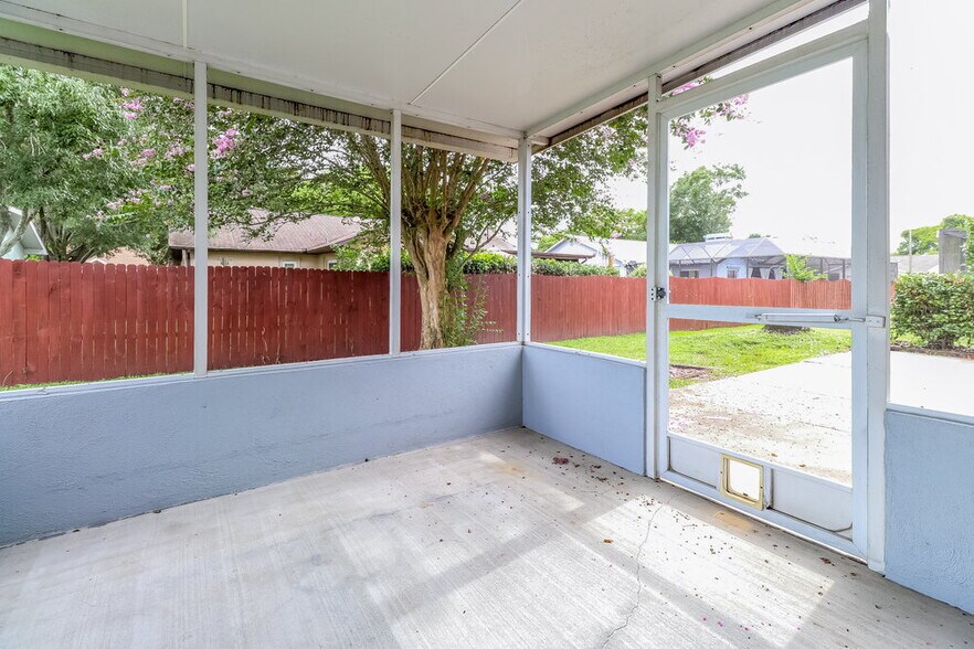 Building Photo - 9132 Hawkins Ct