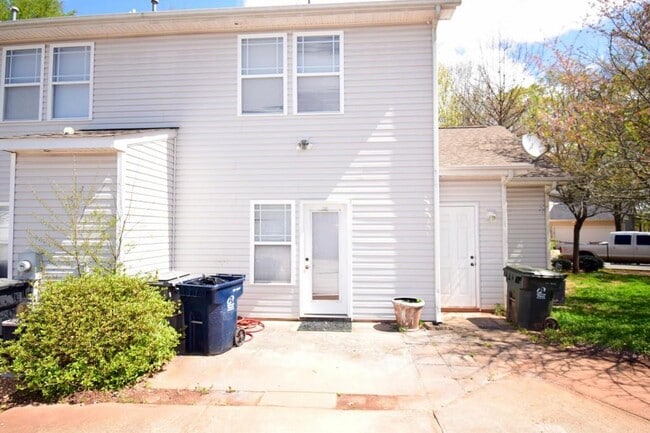 Building Photo - 12632 Cross Dale Rd