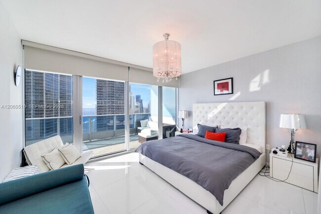 Building Photo - 200 Biscayne Blvd Way