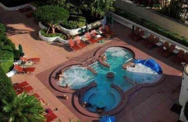 Building Photo - 1717 N Bayshore Dr