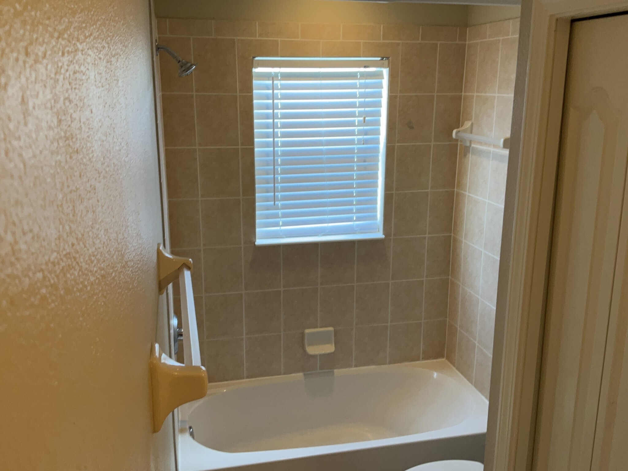 Building Photo - 15031 Skip Jack Loop