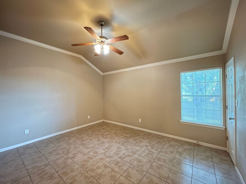 Building Photo - 1204 Powder River Dr