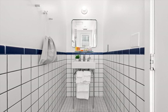 Building Photo - 1701 Alton Rd