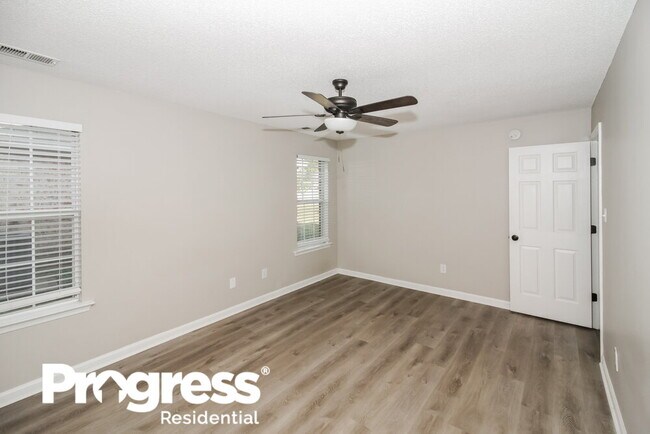 Building Photo - 12600 Hunters Forest Cove