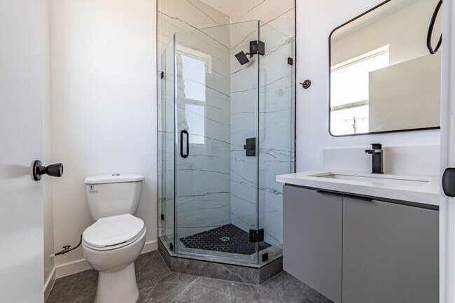 Building Photo - Stunning New 4-Bedroom Townhome with Priva...