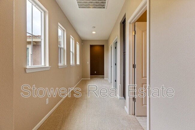 Building Photo - 2512 Piccadilly Cir