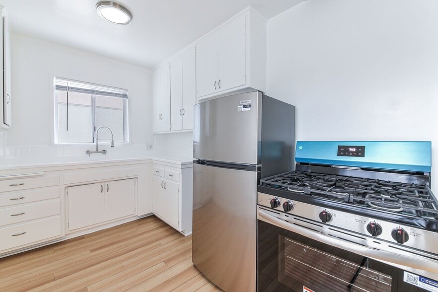 Building Photo - 5757 La Mirada Ave