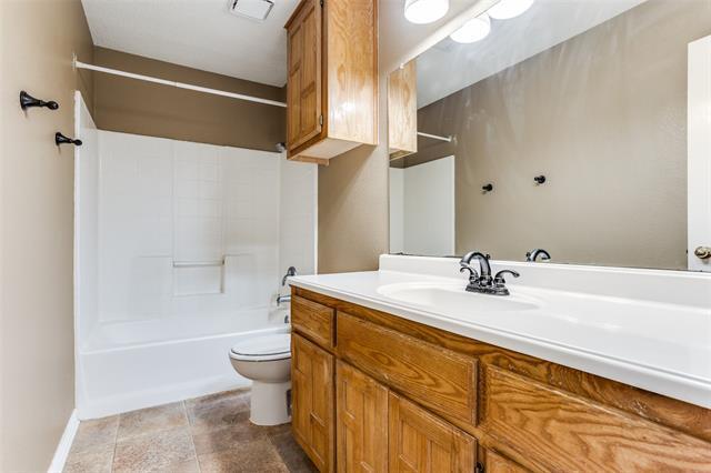 Building Photo - 2511 Thistle Ln