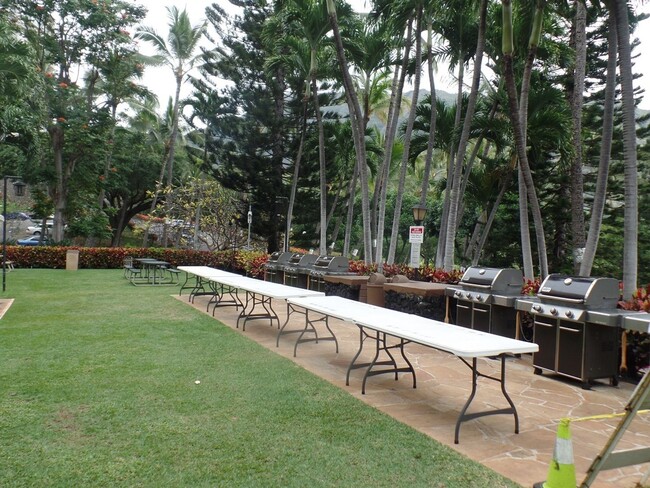 Building Photo - Makaha Valley Towers