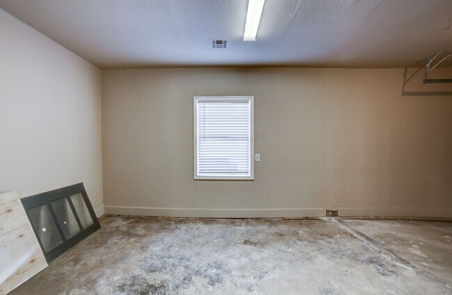Building Photo - 2120 S Main St