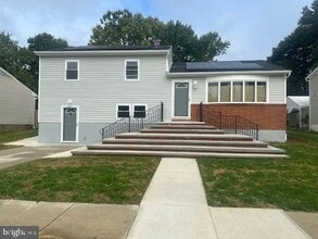 Building Photo - 1828 Wycliffe Rd