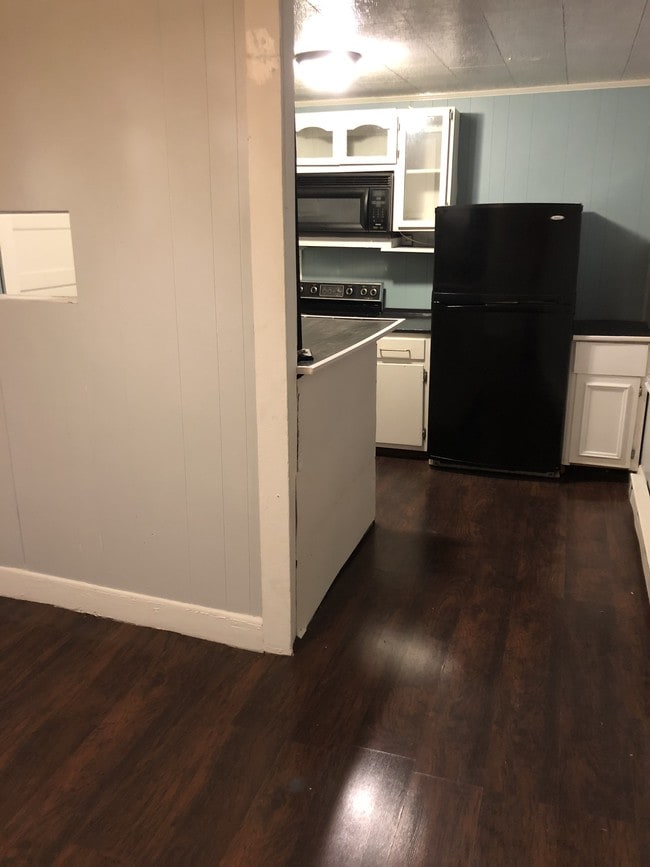 Building Photo - 100 Duke St