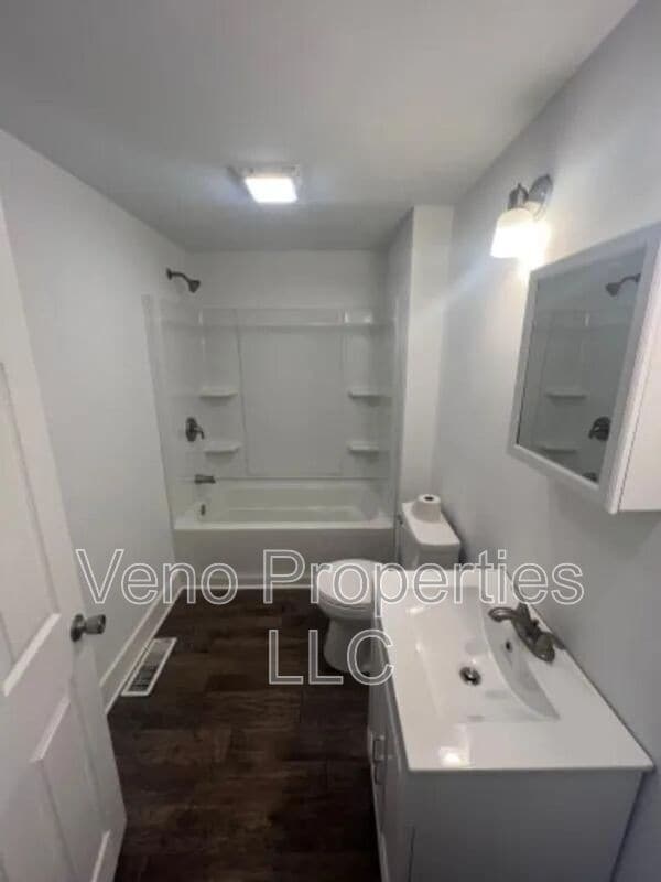 Building Photo - 131 W High St