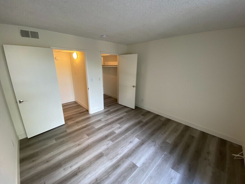 Building Photo - 3715 S Canfield Ave