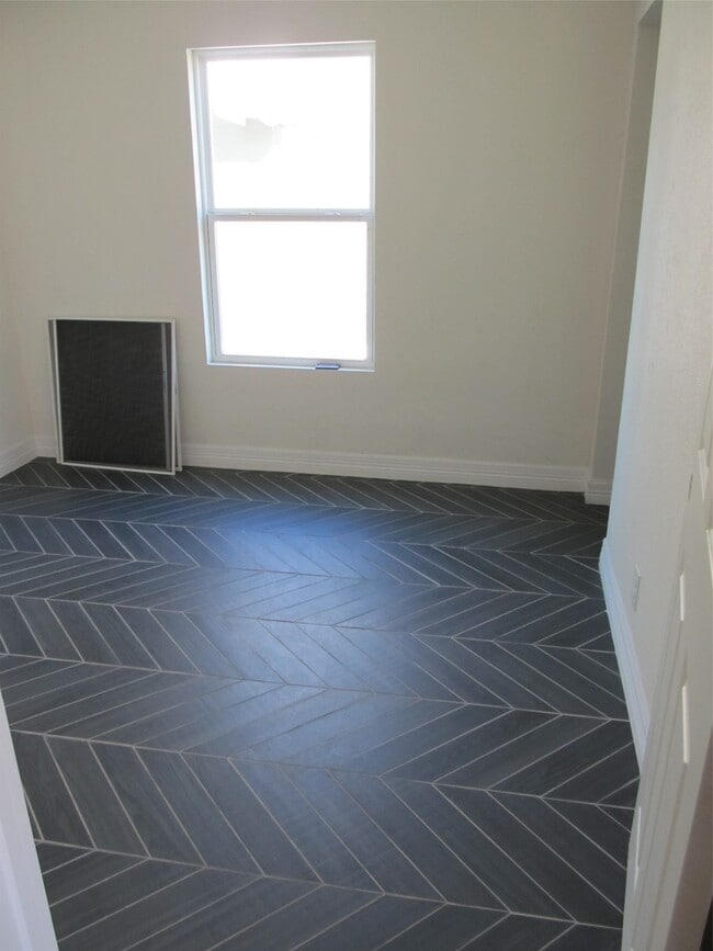 Building Photo - 1213 Trimm Ave