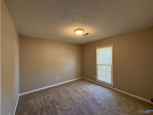 Building Photo - 2705 Willena Dr SE
