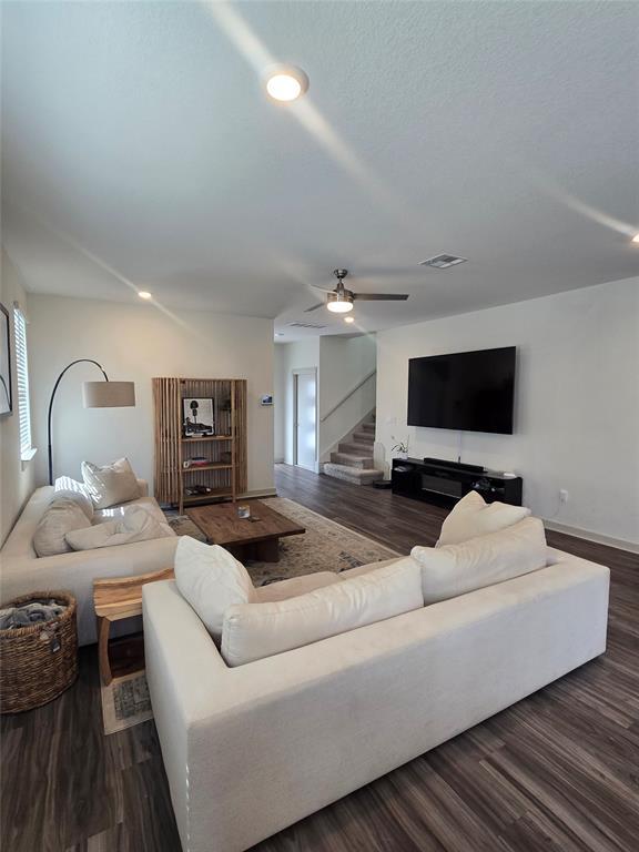 Building Photo - 7517 Smallwood Dr