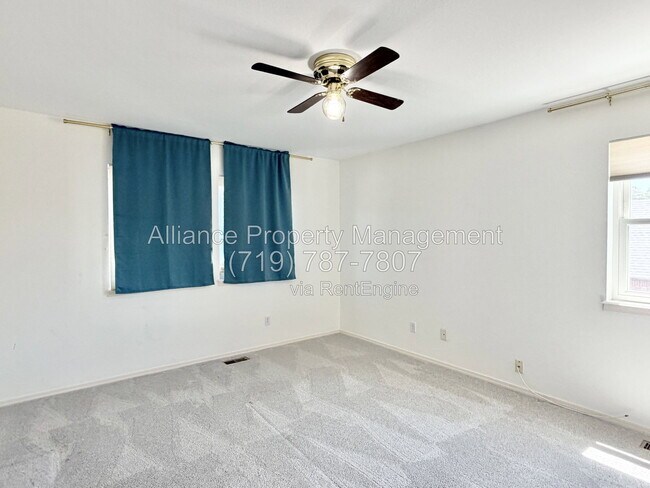 Building Photo - 1755 Smoke Ridge Dr