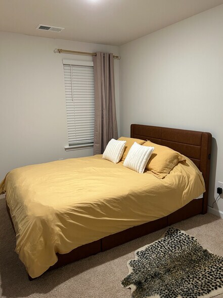 Building Photo - Room in Townhome on Murray Br Dr