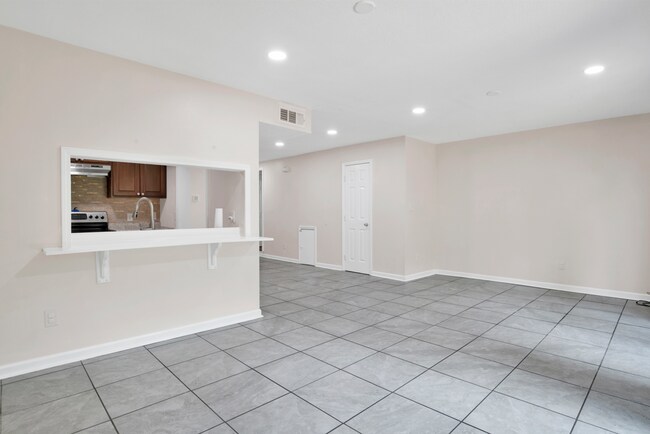 Building Photo - 8140 Lillian Hwy