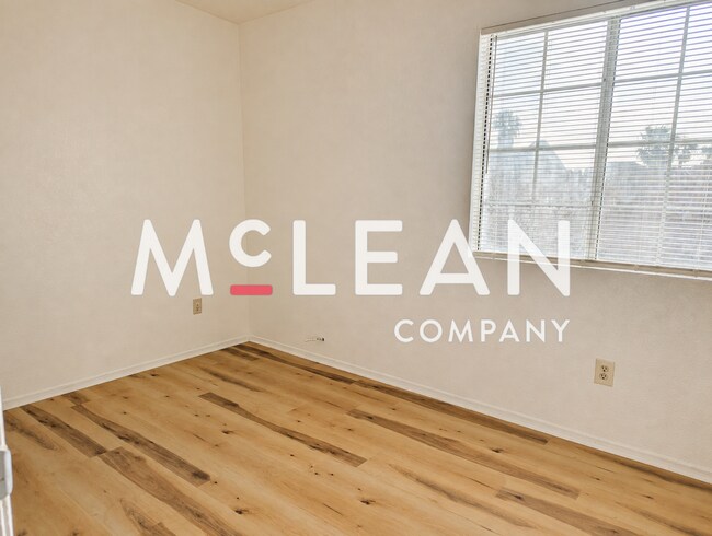 Building Photo - 3270 N Sandspring Dr