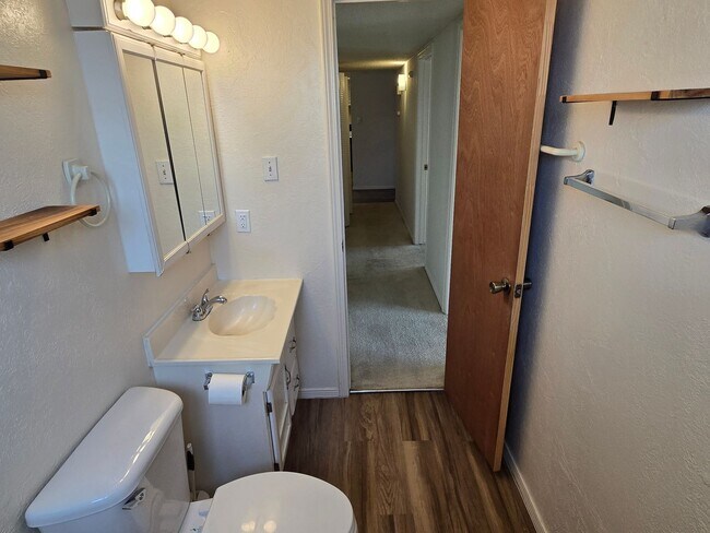 Building Photo - 11317 Baja Dr NE