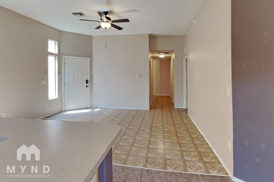 Building Photo - 2018 E Calle Arroyo Lindo