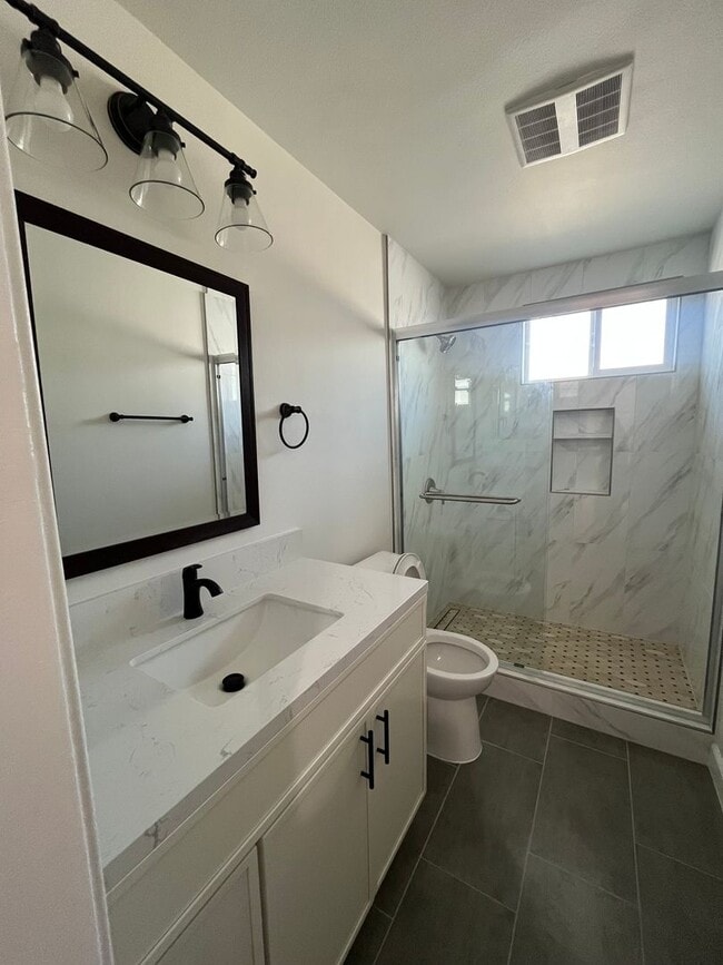 Building Photo - For Rent – Newly Remodeled 3 Bed / 2 Bath ...
