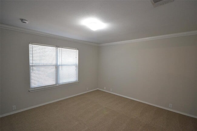 Building Photo - 2106 Kane Cove