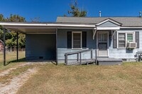 Building Photo - 2 BR | 1 BA Duplex Unit - Great Central Lo...