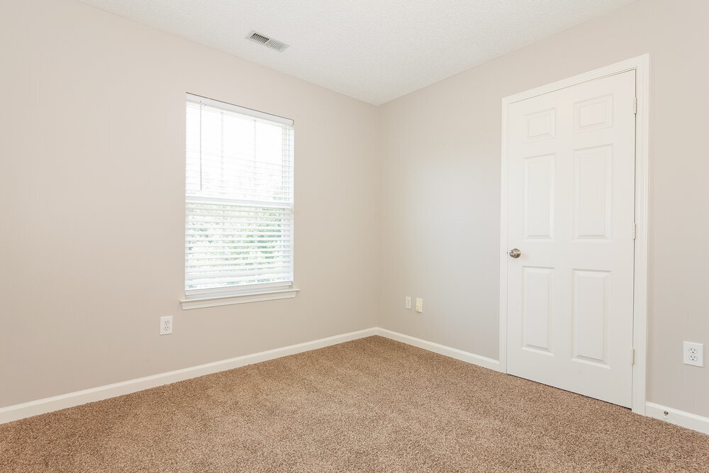Building Photo - 715 Almora Dr