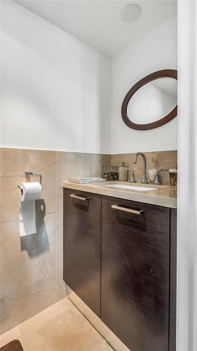 Building Photo - 10090 Bay Harbor Terrace