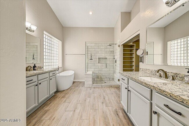 Building Photo - 13383 W Alvarado Dr