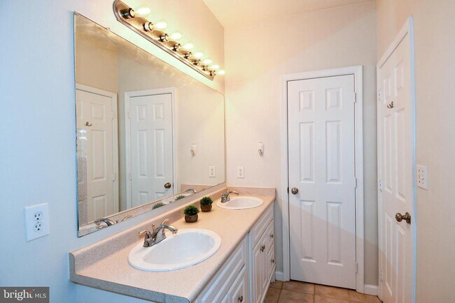 Building Photo - 13504 Derry Glen Ct