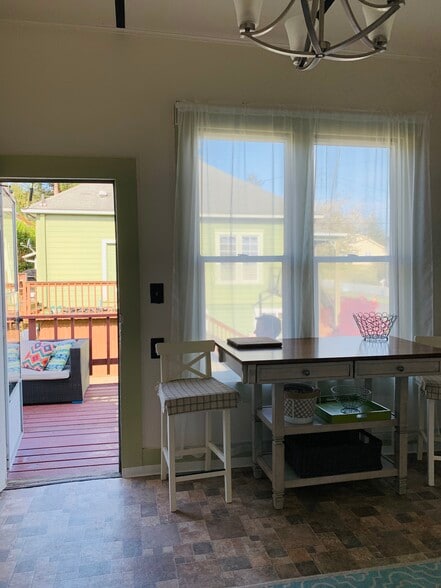 Building Photo - 905 Ferguson Ave