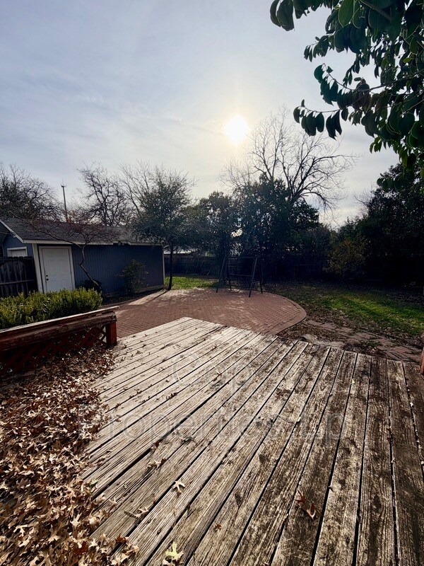 Building Photo - 118 Field Crest Dr