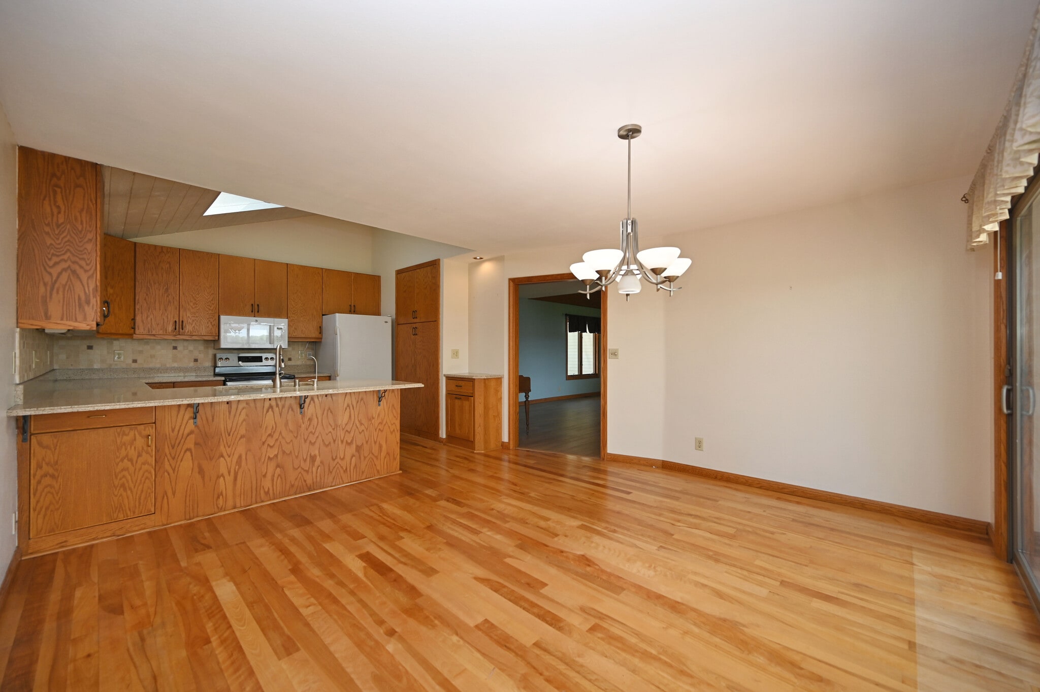 Building Photo - 202 Lac La Belle Dr