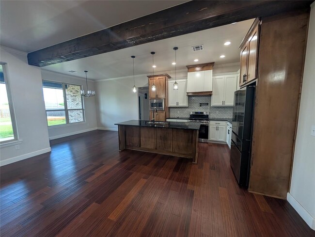 Building Photo - 405 NW 115th St