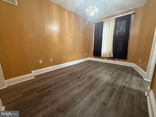 Building Photo - 720 Springfield Ave